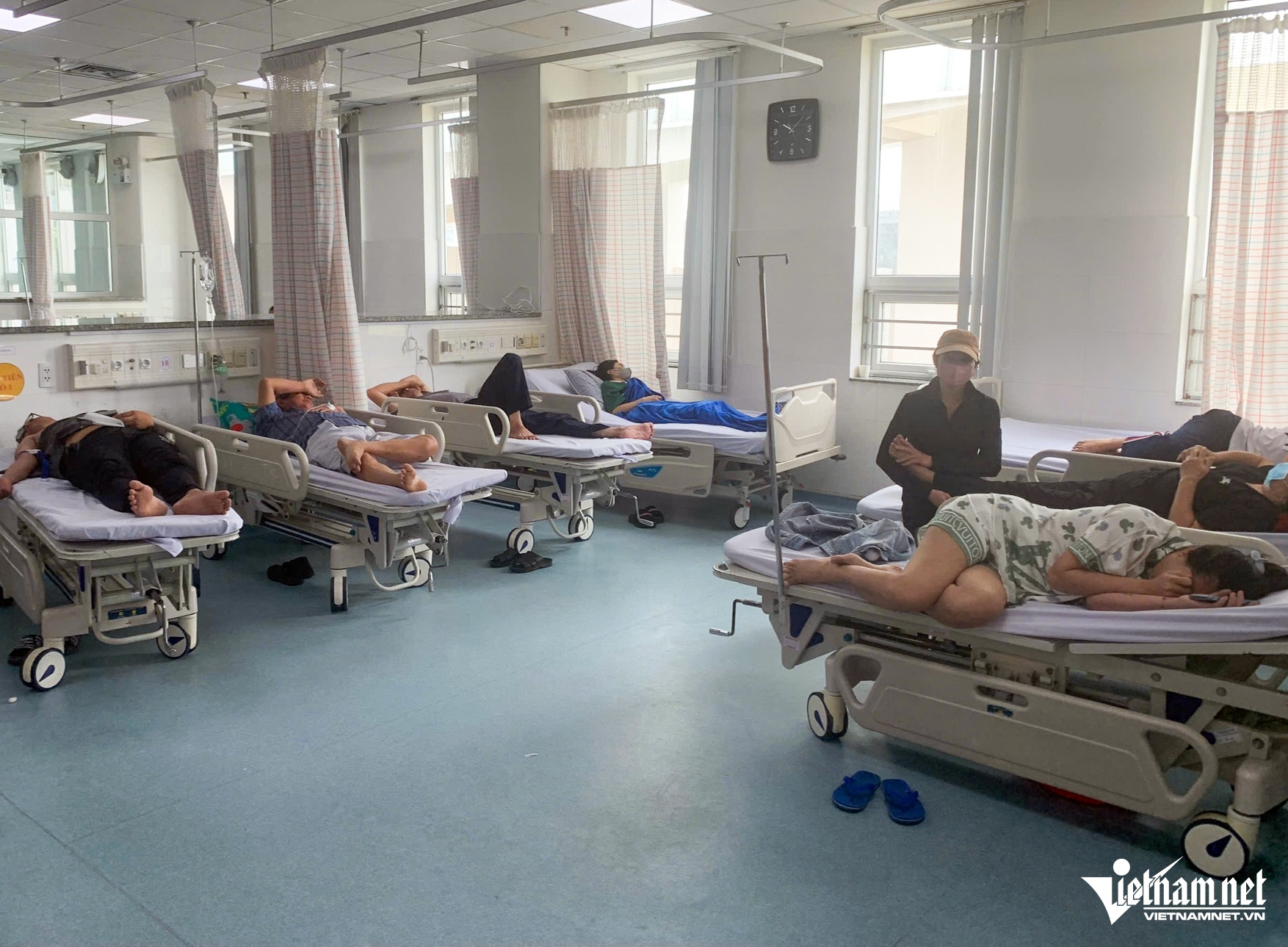 w hang chuc nguoi nhap vien cap cuu nghi ngo doc sau khi an banh mi o vung tau 94478.jpg