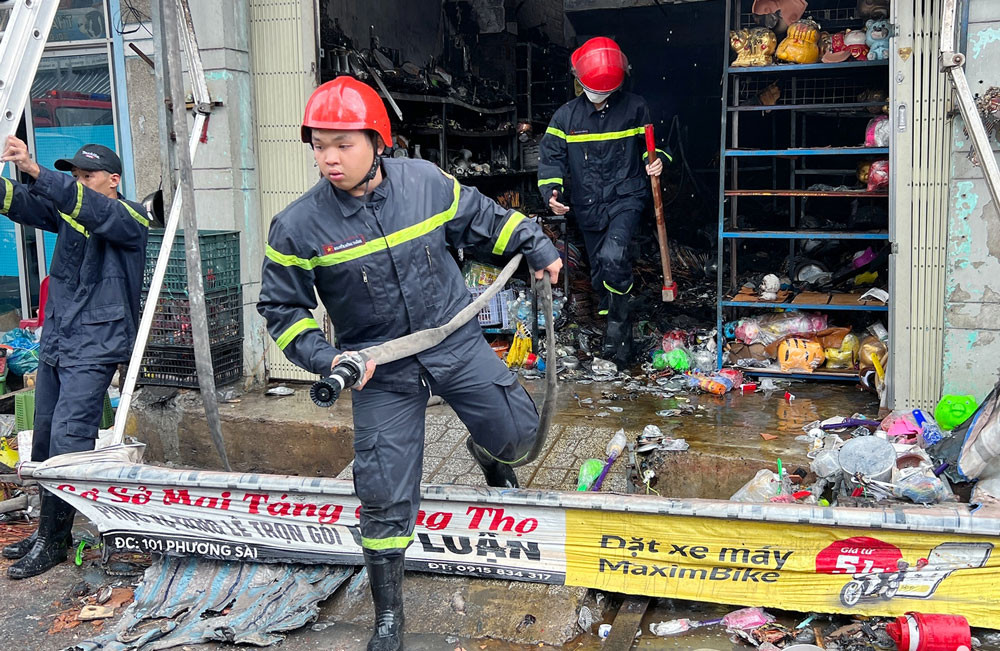 Hiện trường vụ cháy nhà làm 4 người tử vong ở Nha Trang