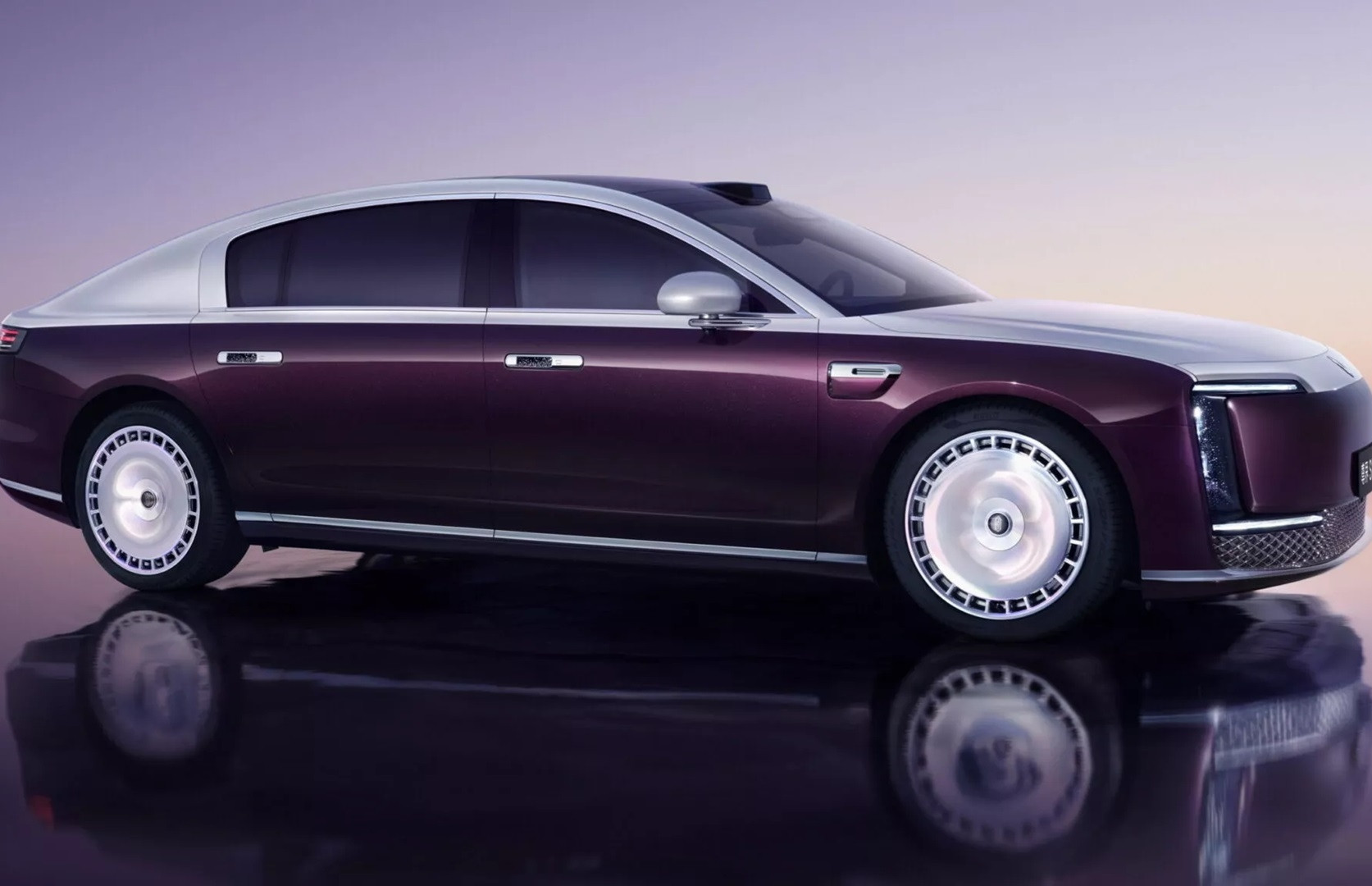 Hãng điện thoại Trung Quốc hé lộ mẫu xe mới, cạnh tranh với Maybach, Rolls-Royce