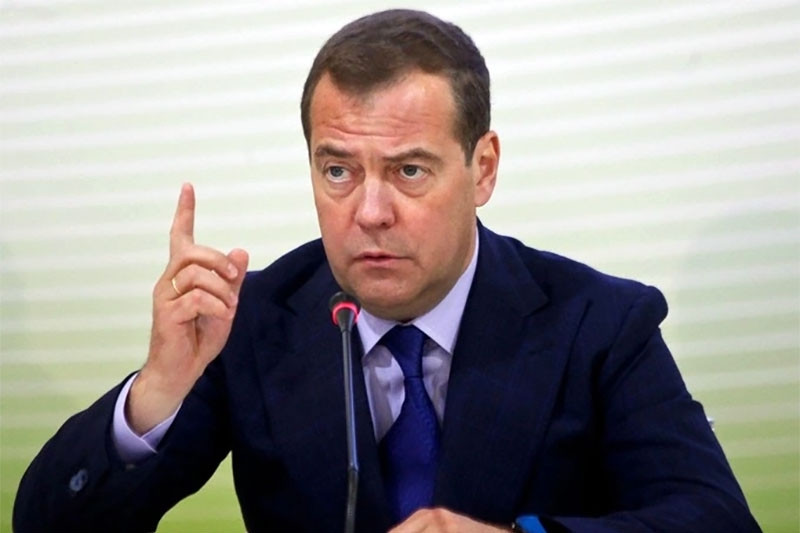 Ông Medvedev nói về khả năng Nga tấn công các căn cứ quân sự NATO