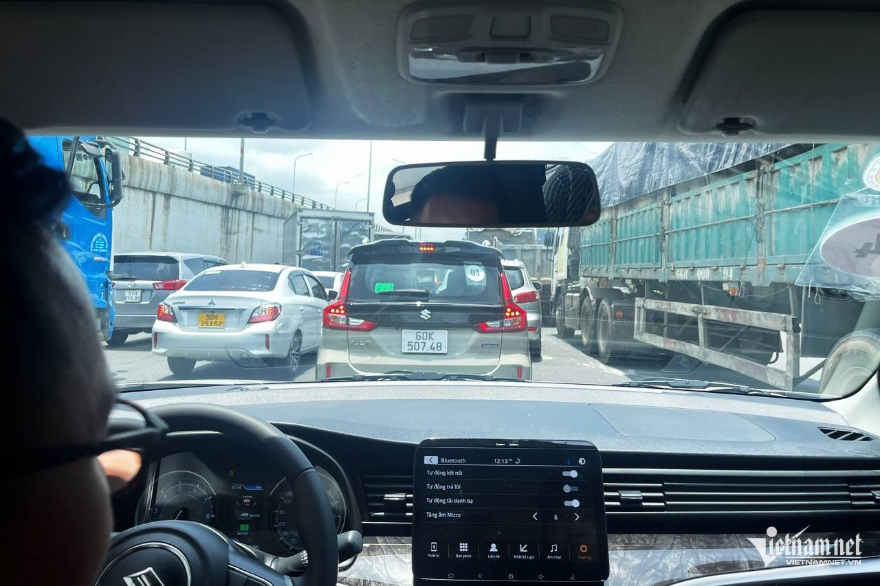 W-lai xe tac duong.jpg