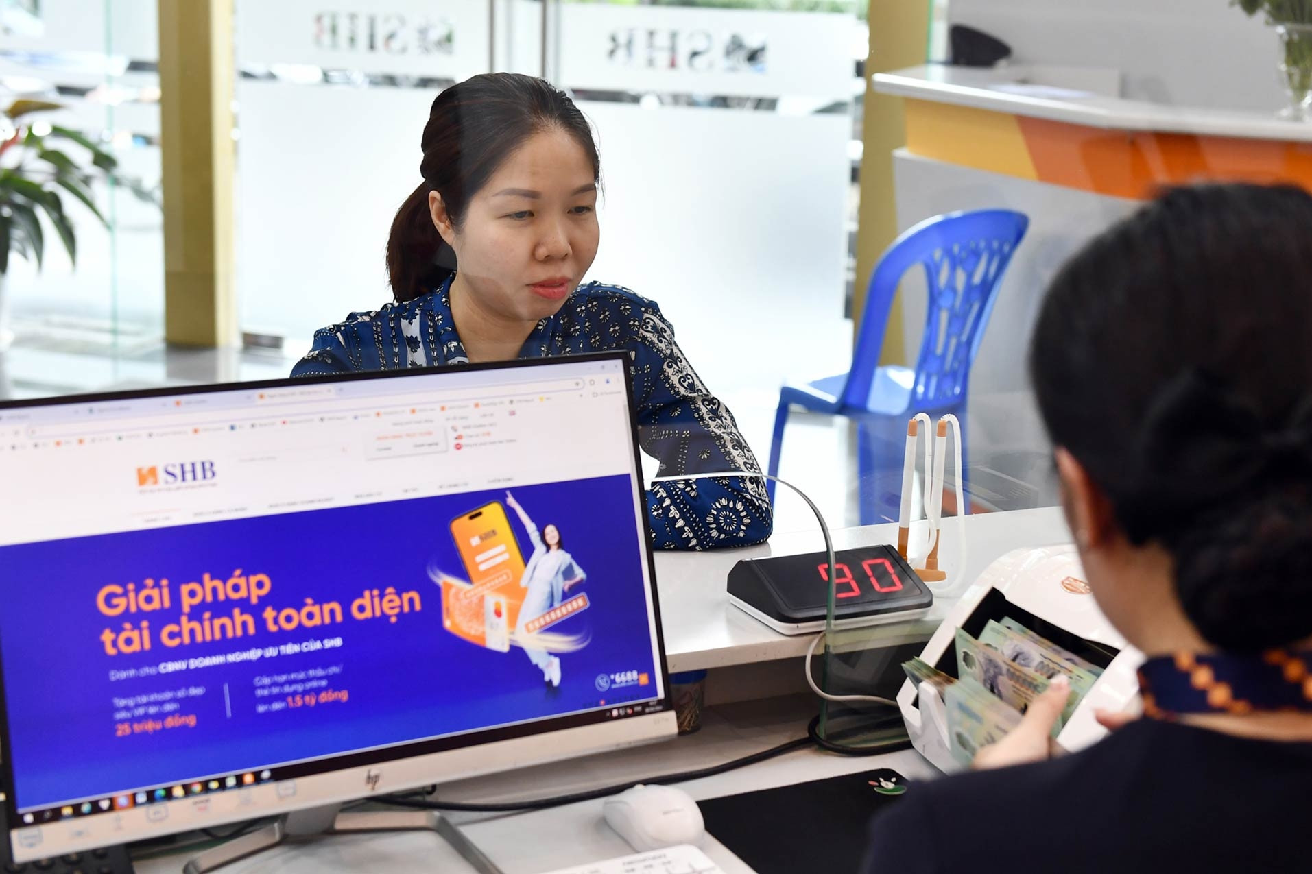 Hỗ trợ người dân vùng sâu, vùng xa tiếp cận tài chính toàn diện