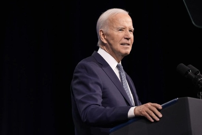 Tổng thống Biden mong ông Trump 'suy nghĩ lại' về việc áp thuế Canada, Mexico