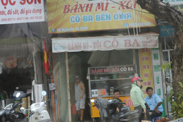 Vụ nghi ngộ độc sau ăn bánh mì ở Vũng Tàu: Số người nhập viện tăng hơn 300