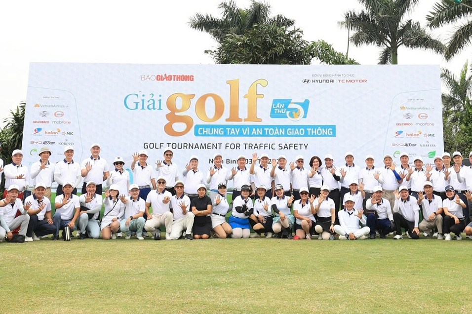 Khởi tranh giải golf Chung tay vì ATGT 2024