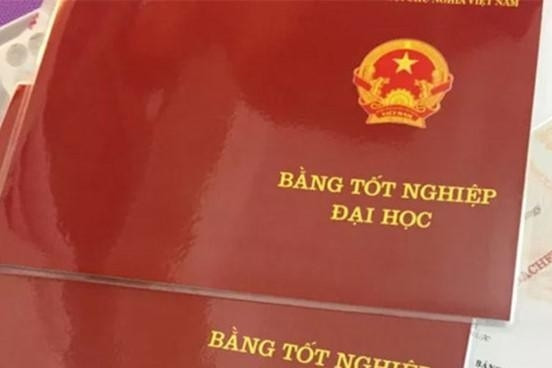 Một Phó Giám đốc ở Đắk Nông dùng bằng đại học không hợp pháp