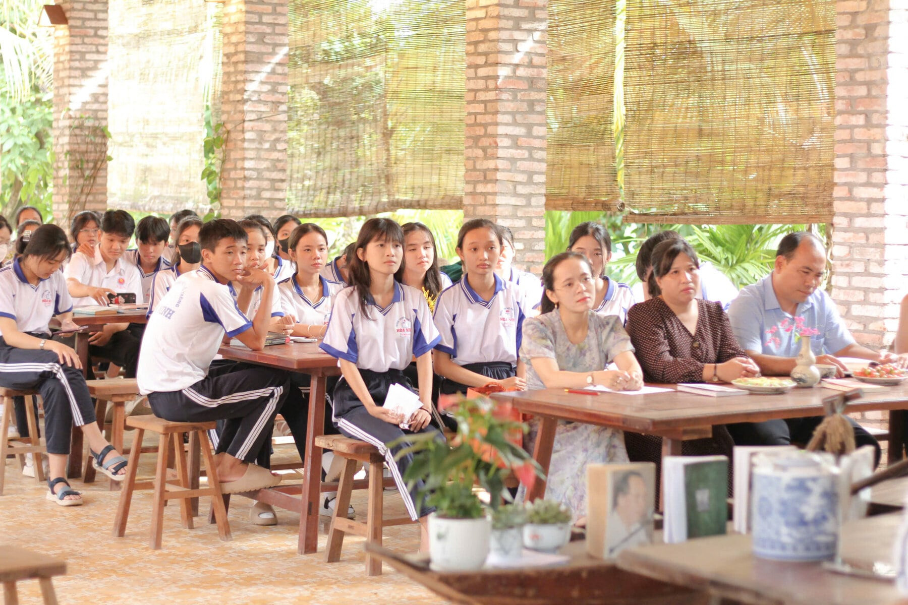 Anh cham sach 3 (1).jpg