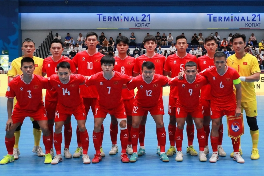 ĐT futsal Việt Nam thắng 14-0, đặt một chân vào bán kết