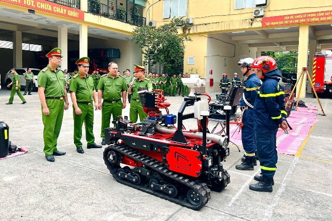 Hà Nội ra mắt 2 tổ Cảnh sát chữa cháy và cứu nạn cứu hộ đặc biệt tinh nhuệ