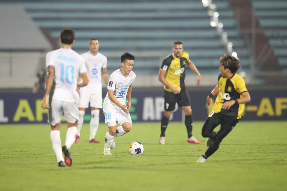 nam dinh vs tampines 1.jpg