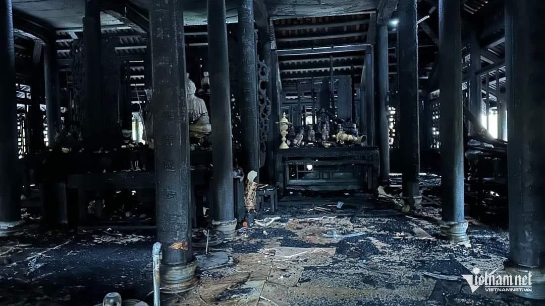 W-chay chua 3 1070.jpg