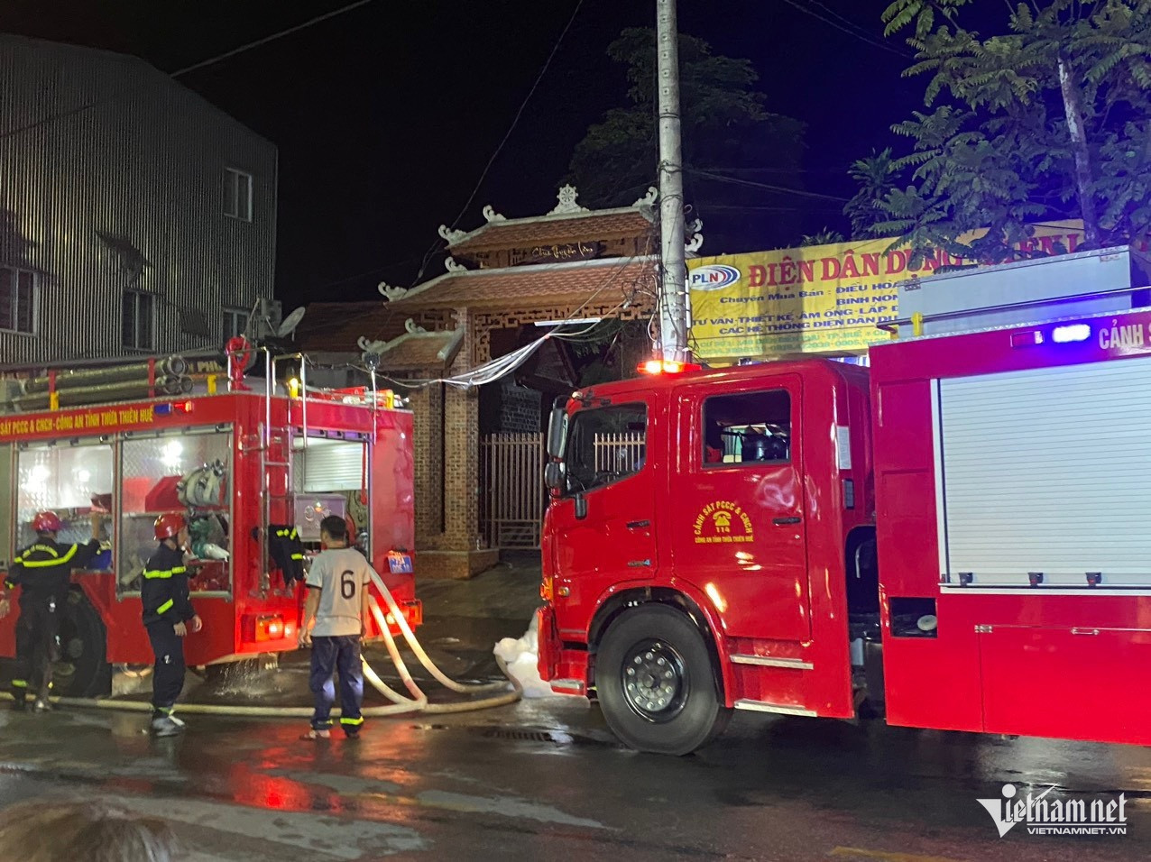 W-chay chua 9 1069.jpg