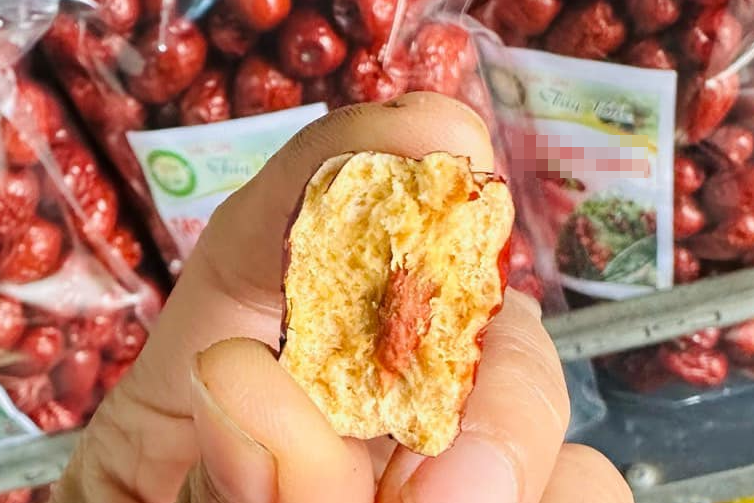 Cấp cứu sau khi ăn táo đỏ