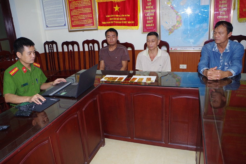 Cơ quan Công an lấy lời khai các đối tượng Luyến, Tường và Phàm.jpg