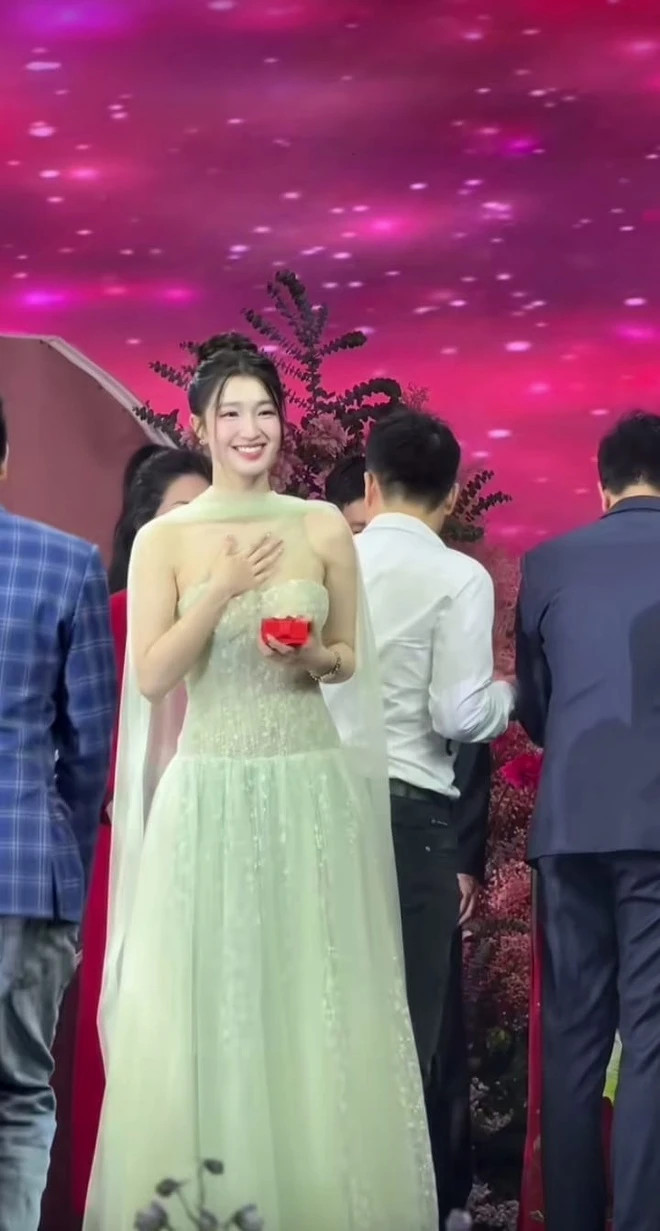 Phuong Nhi xuat hien, phuong nhi anh 2