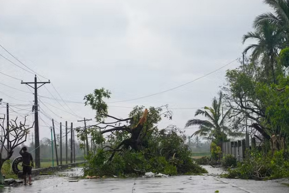 Bão Yinxing đổ bộ Philippines, hơn 160.000 người phải đi sơ tán