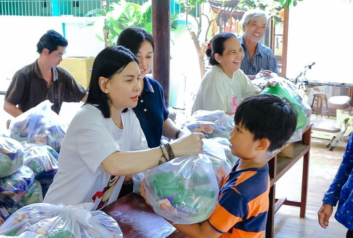 Cat Phuong lam tu thien.jpg