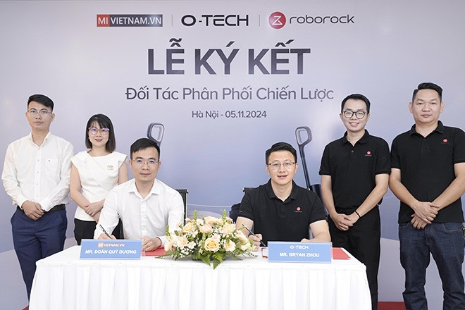 Mi Việt Nam và O-tech hợp tác phân phối robot hút bụi, máy lau nhà Roborock