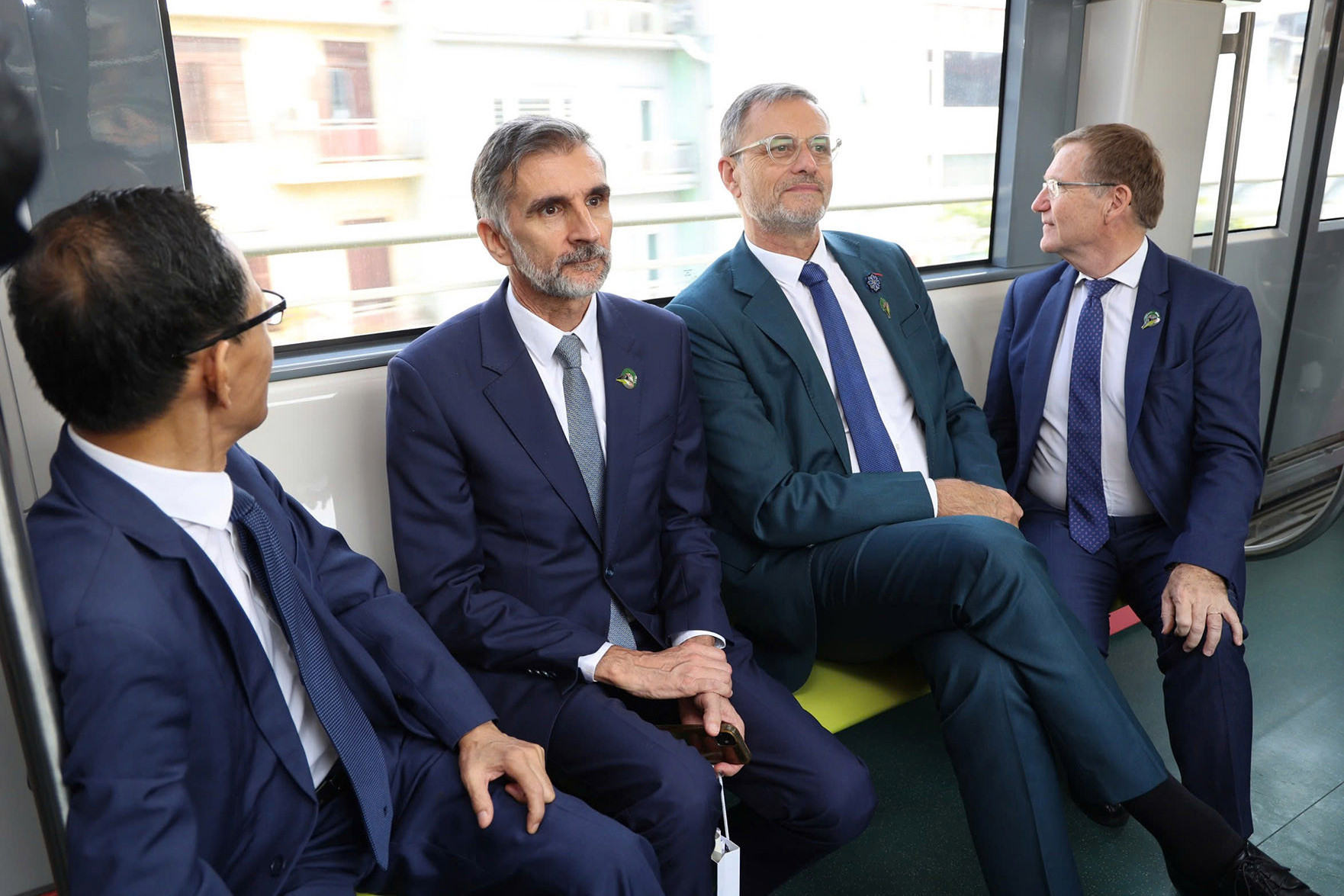 48417b3d717fca21936e 952.jpg