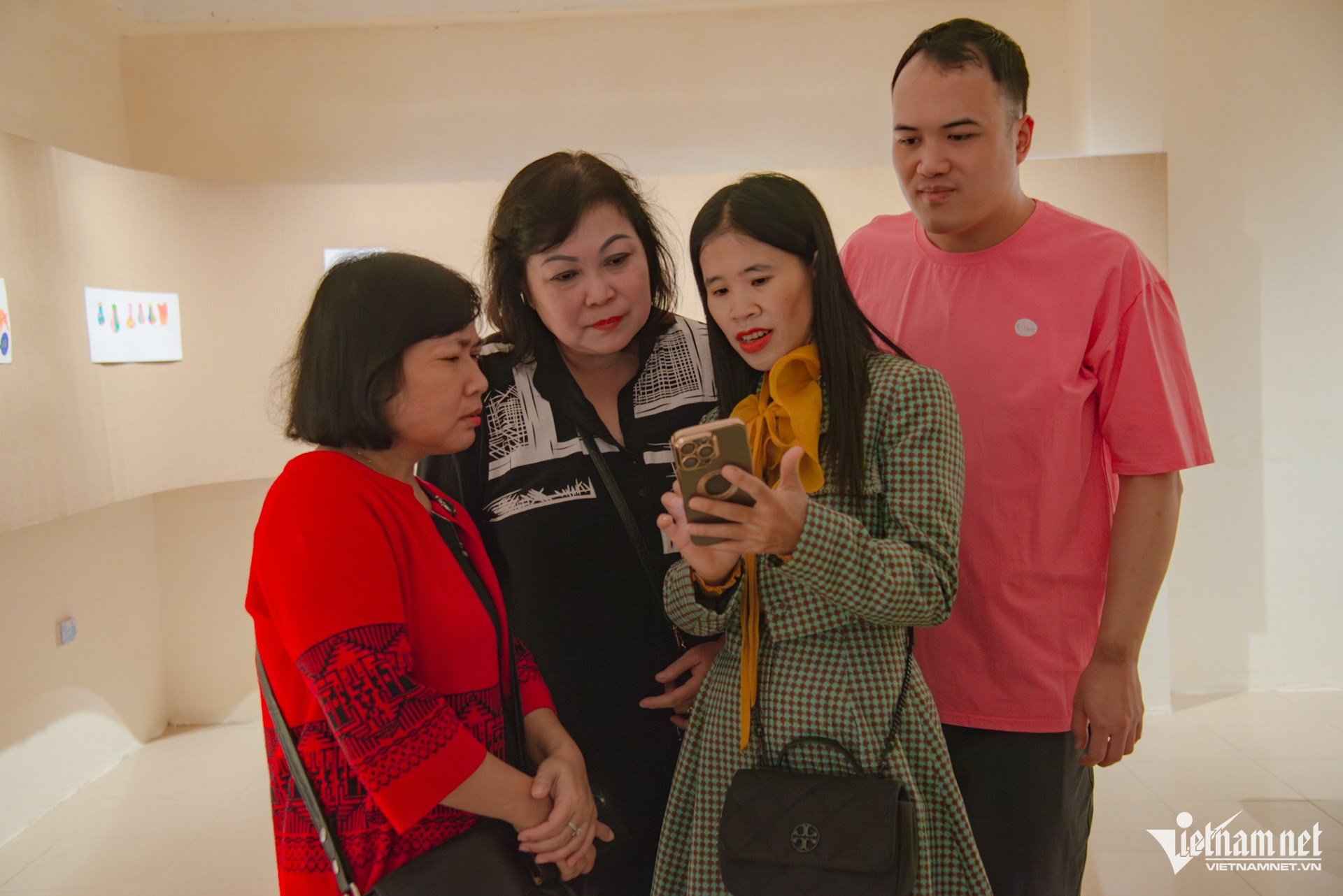 W-5 Triển lãm Chèo Méo.jpg