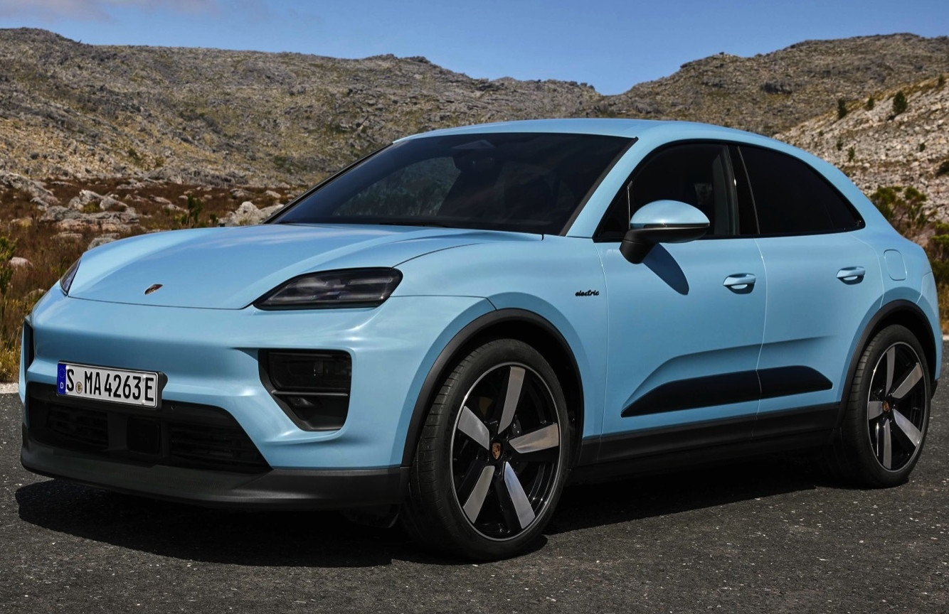 Xe điện Porsche Macan EV bị triệu hồi vì đèn pha quá sáng so với quy định