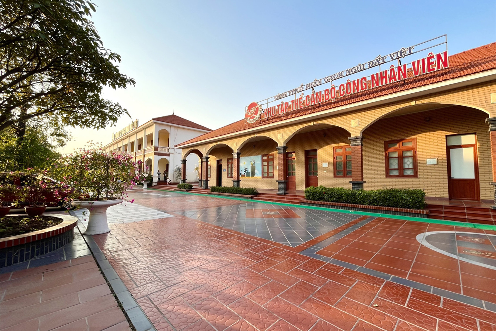 Khu tập thể cán bộ công nhân viên.jpg