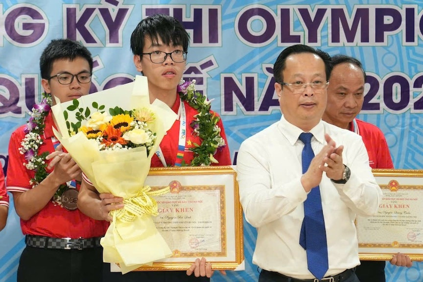 Hà Nội tăng 15 lần mức thưởng cho học sinh đạt Huy chương Vàng quốc tế