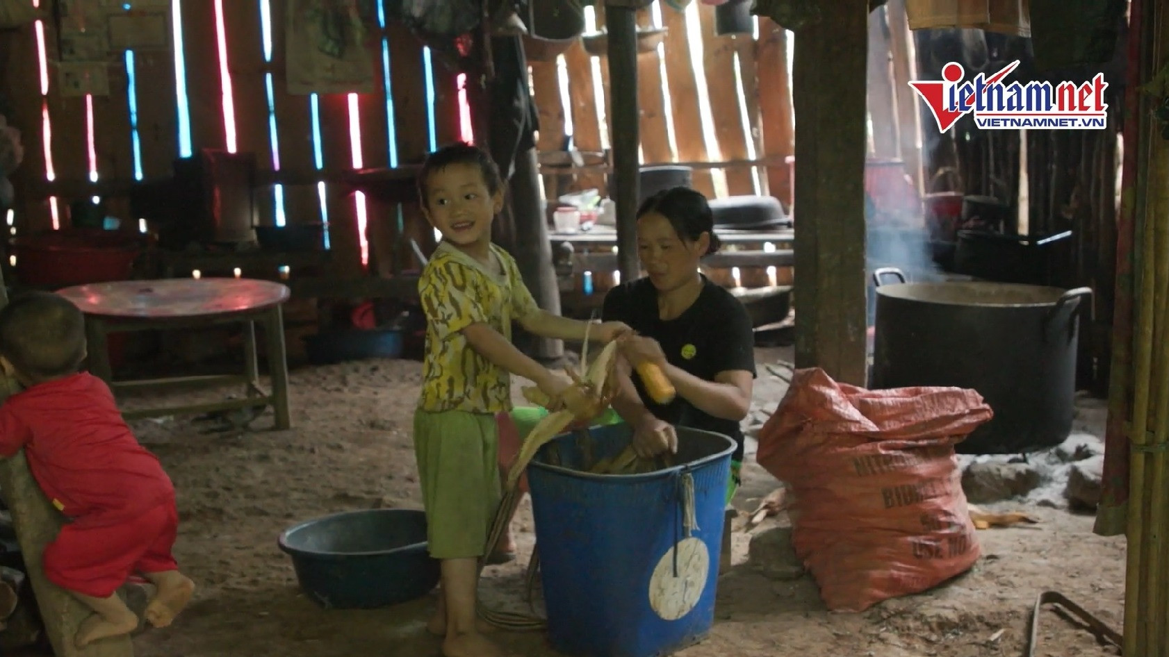 EDIT HLV Thái Lan.00_00_41_07.Still003.jpg