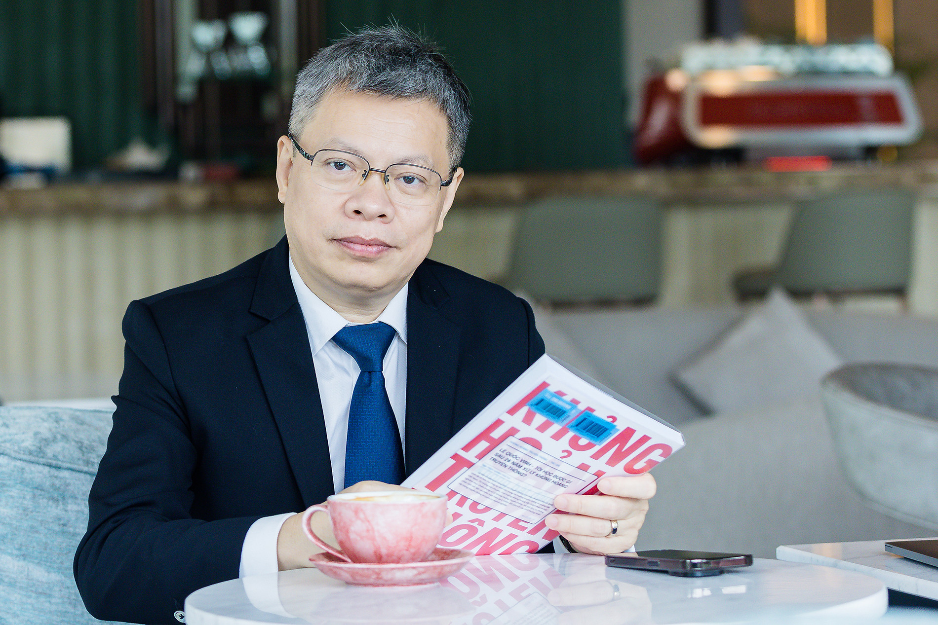 Le Quoc Vinh bao chi 2.jpg