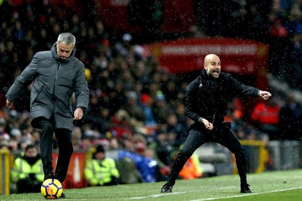 Mourinho đá đểu Pep, bất ngờ được mời trở lại Premier League