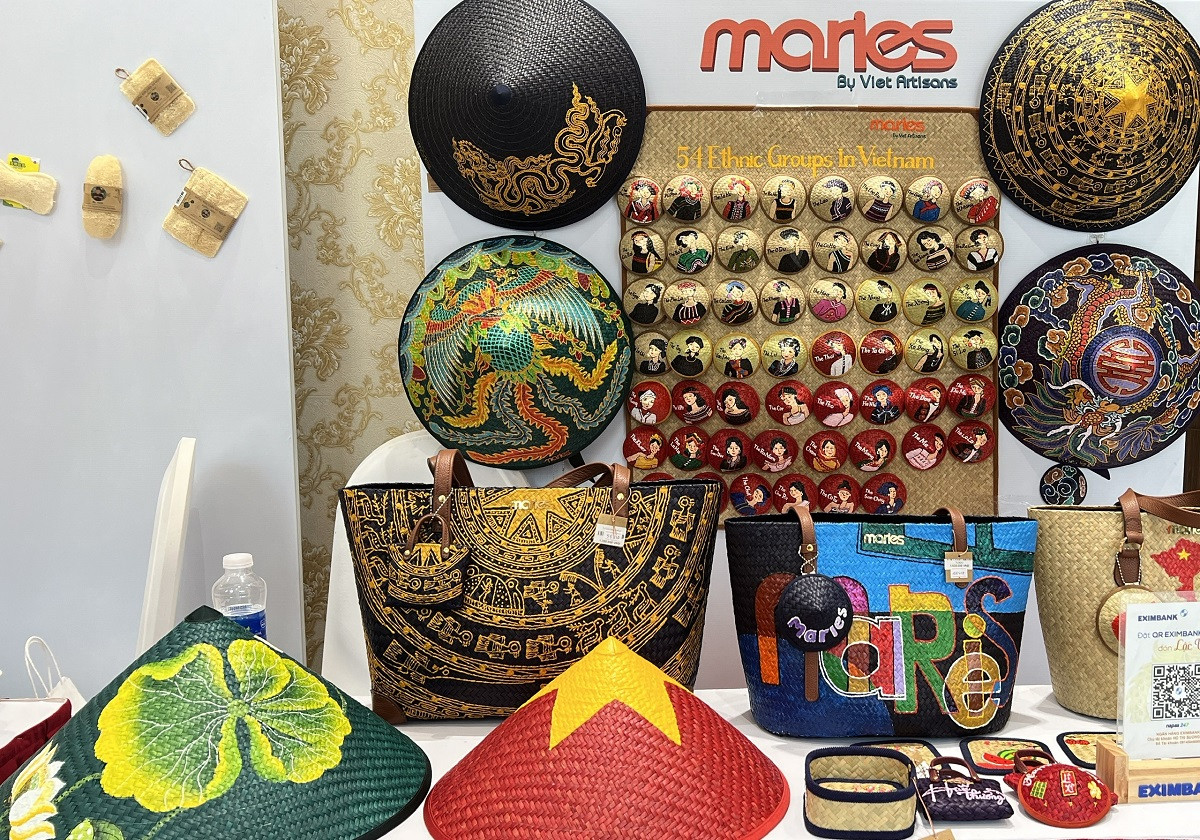 Hang Viet xuat khau.jpg