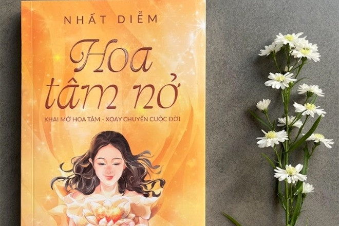 Hoa tâm nở - Hành trình khai mở tâm thức và tình yêu thương