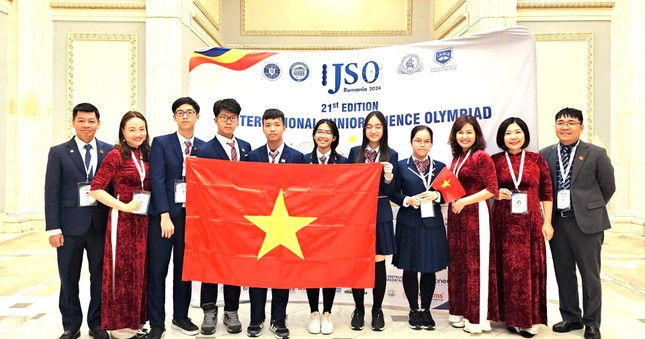 6 học sinh Việt Nam đi thi giành 6 Huy chương Olympic khoa học trẻ quốc tế