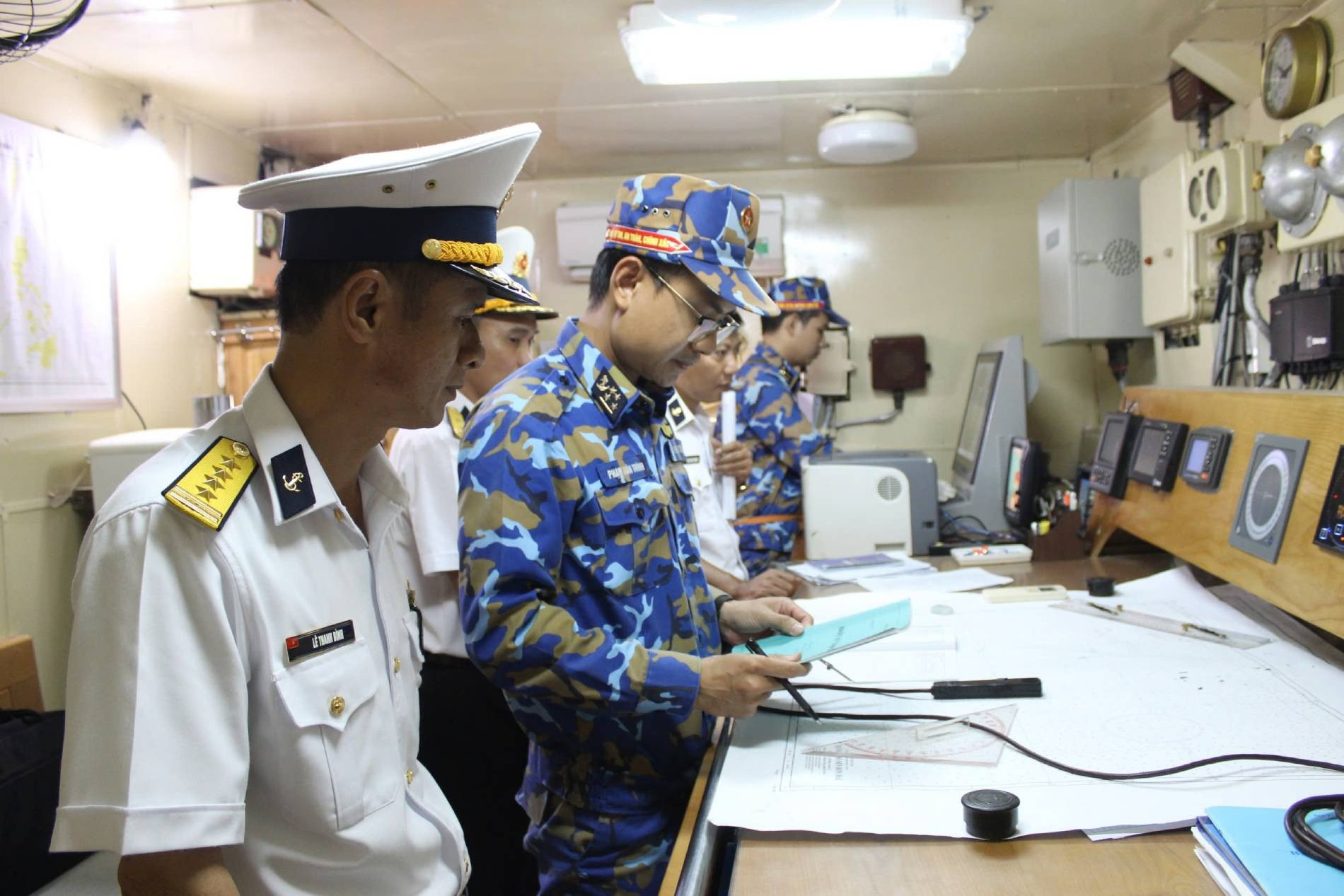 Nêu cao tinh thần 'Tổ quốc, con tàu, người chỉ huy'