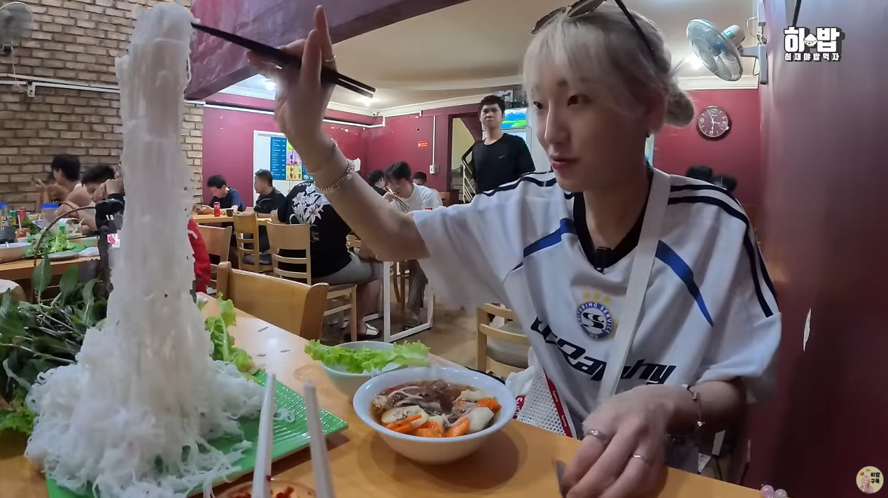 Thanh an Han Quoc an pho Viet 0.png