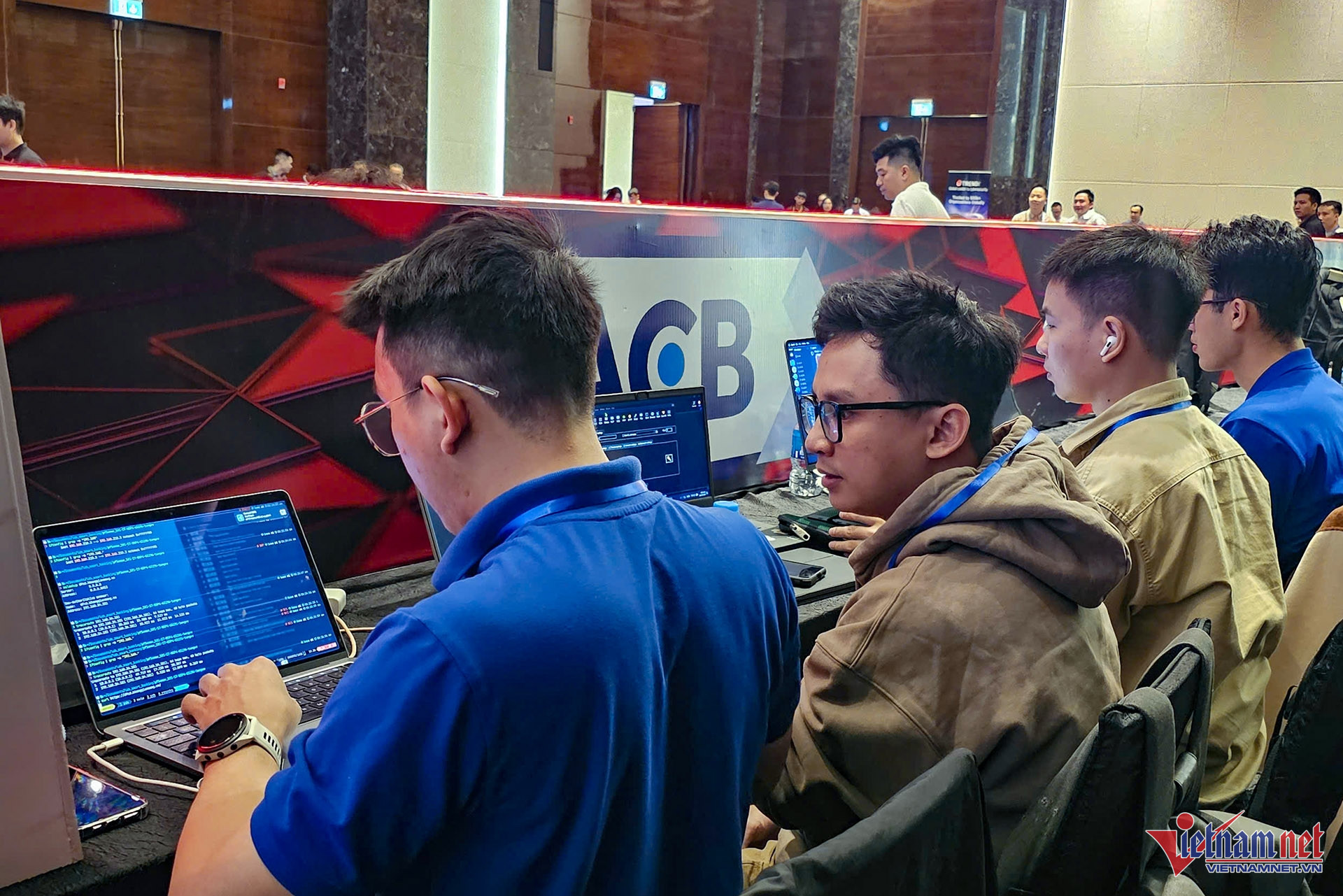 W-dien tap thuc chien ngan hang 4.jpg