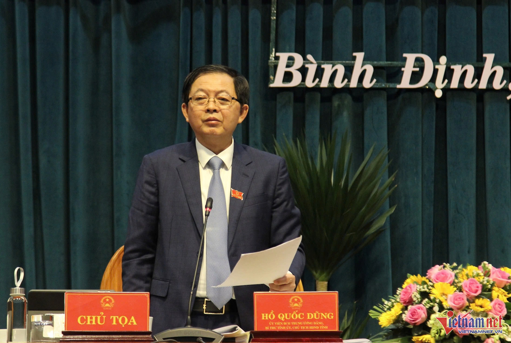 W-ông hồ quốc dũng.jpg