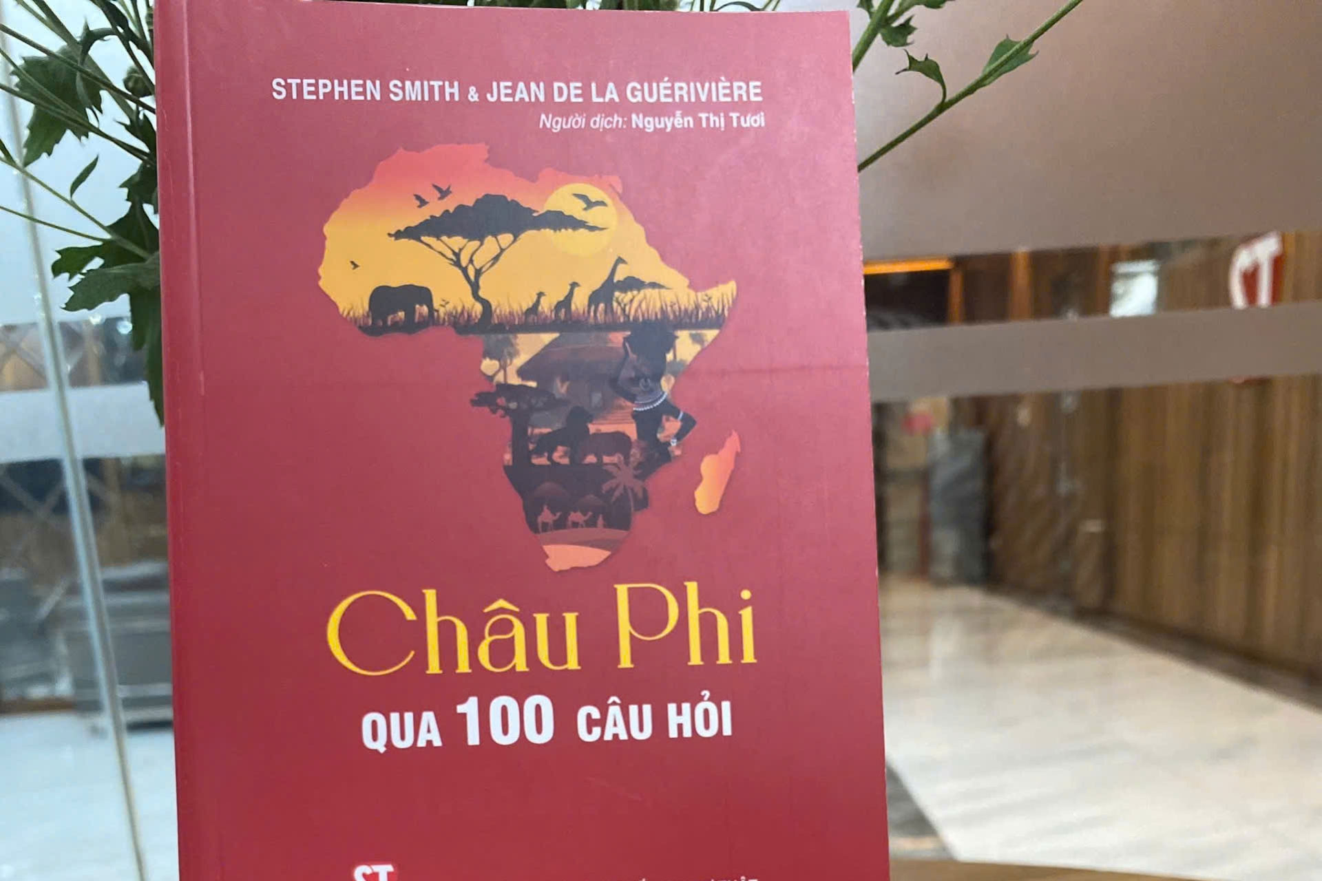 Khám phá châu Phi qua 100 câu hỏi