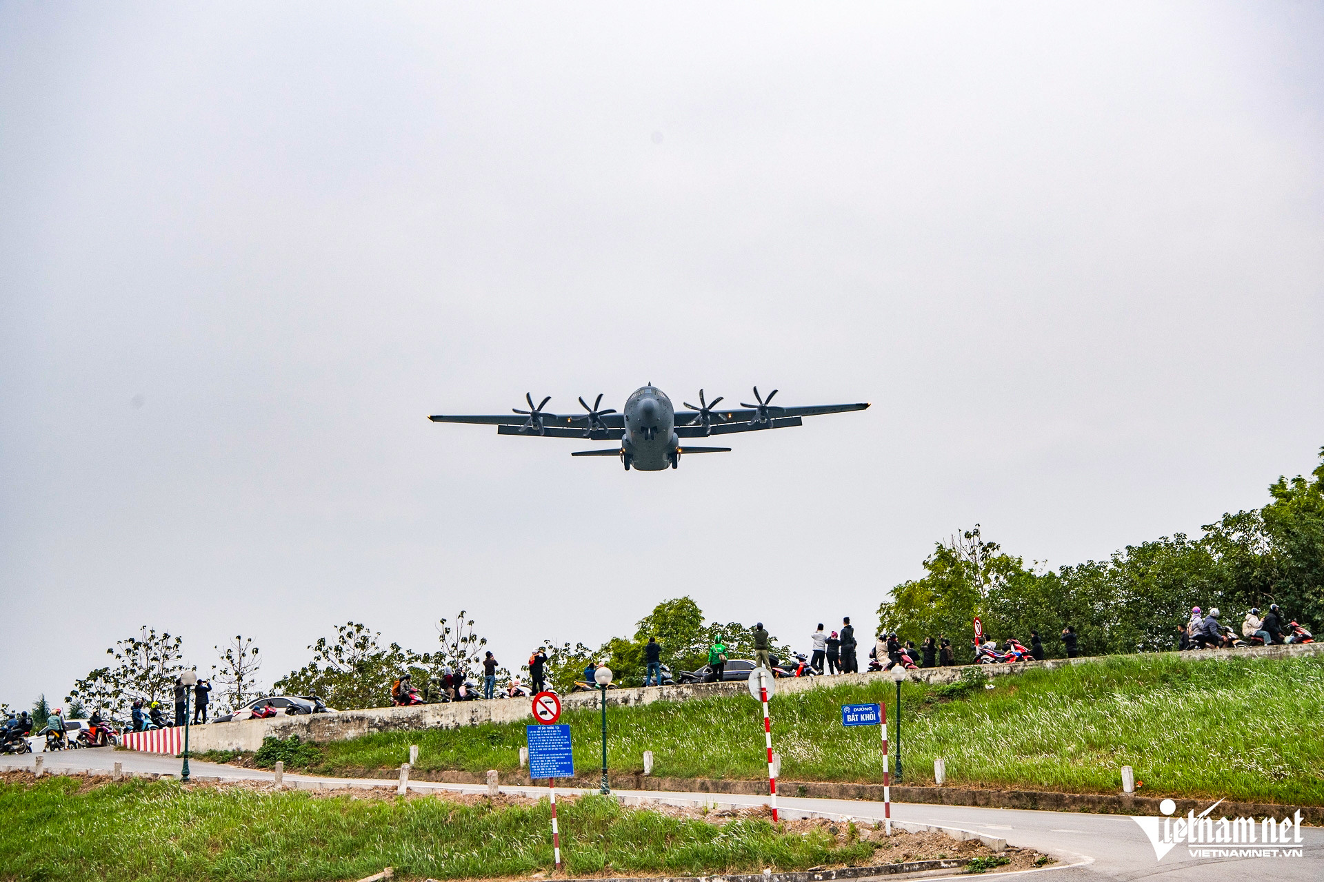 c130 2.jpg