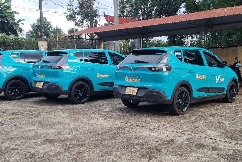 Đập kính xe taxi 2.jpg