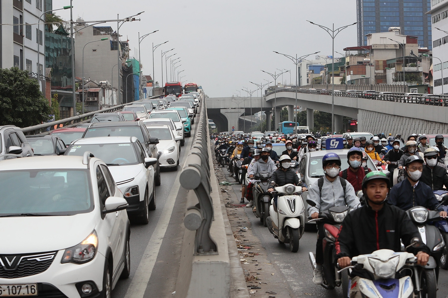 Hạn chế phương tiện ô nhiễm ở Ba Đình, Hoàn Kiếm, dân chưa biết phải đi lại thế nào?