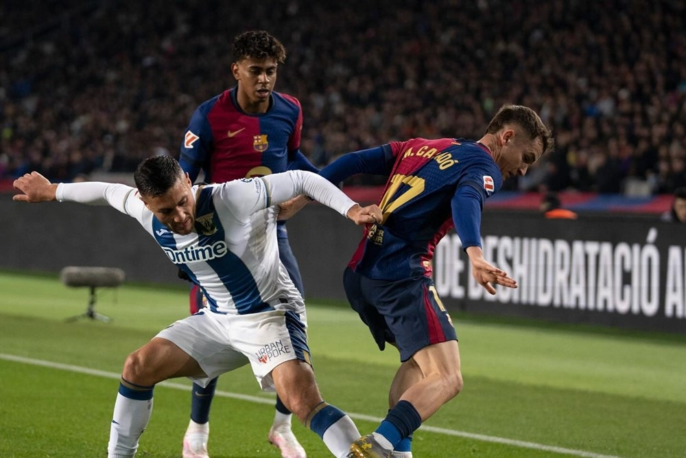 Barca thua sốc, cờ đến tay thành Madrid