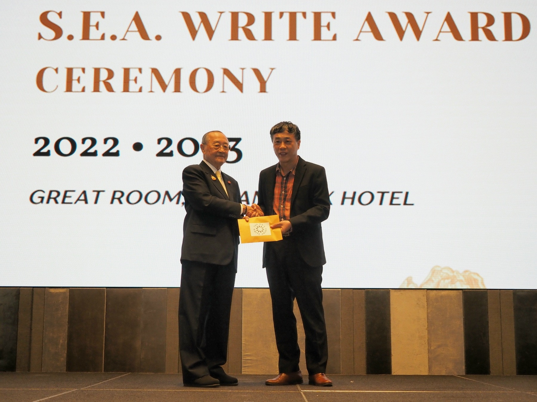 nha van Binh Phuong 2.jpg