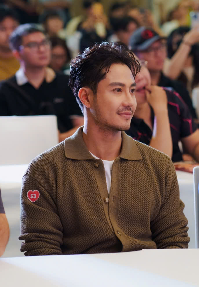 Yeu nham ban than 3.jpg