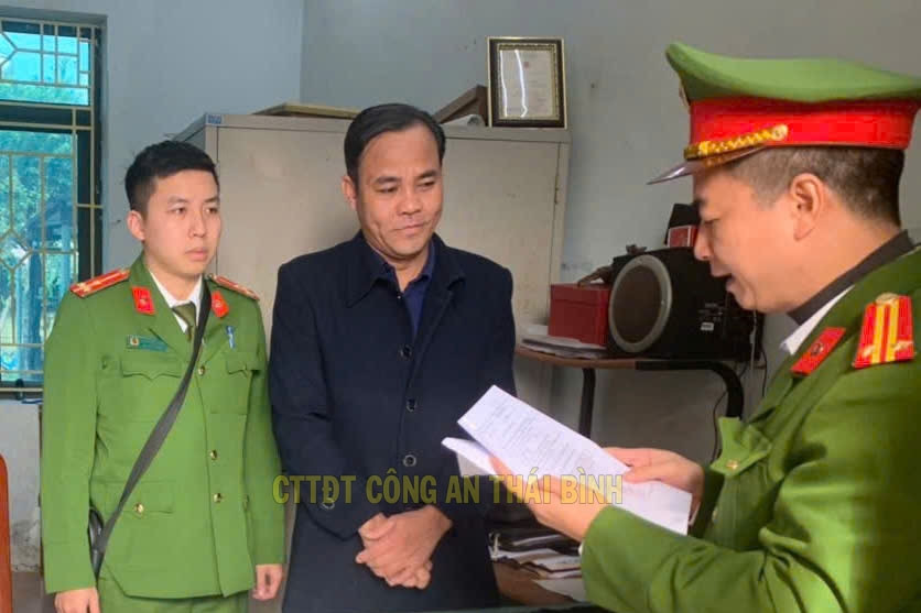 Bắt Trưởng phòng Tổ chức Hành chính Cục Thống kê tỉnh Thái Bình