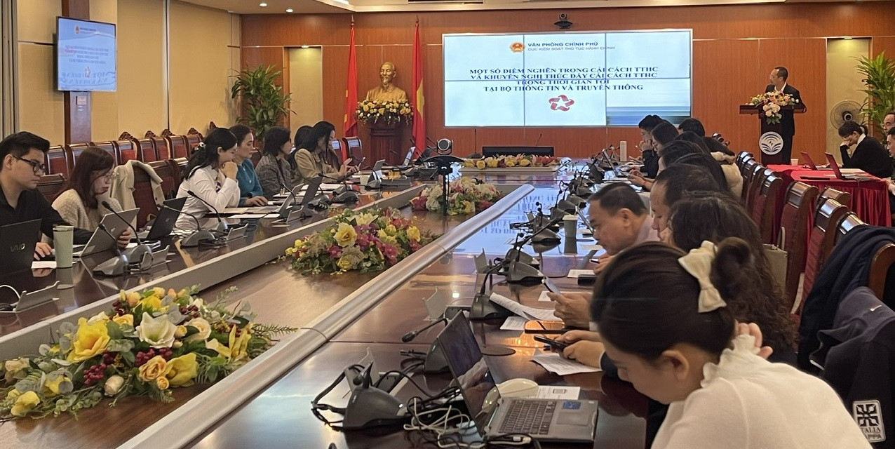 Bộ TTTT tập huấn.jpg