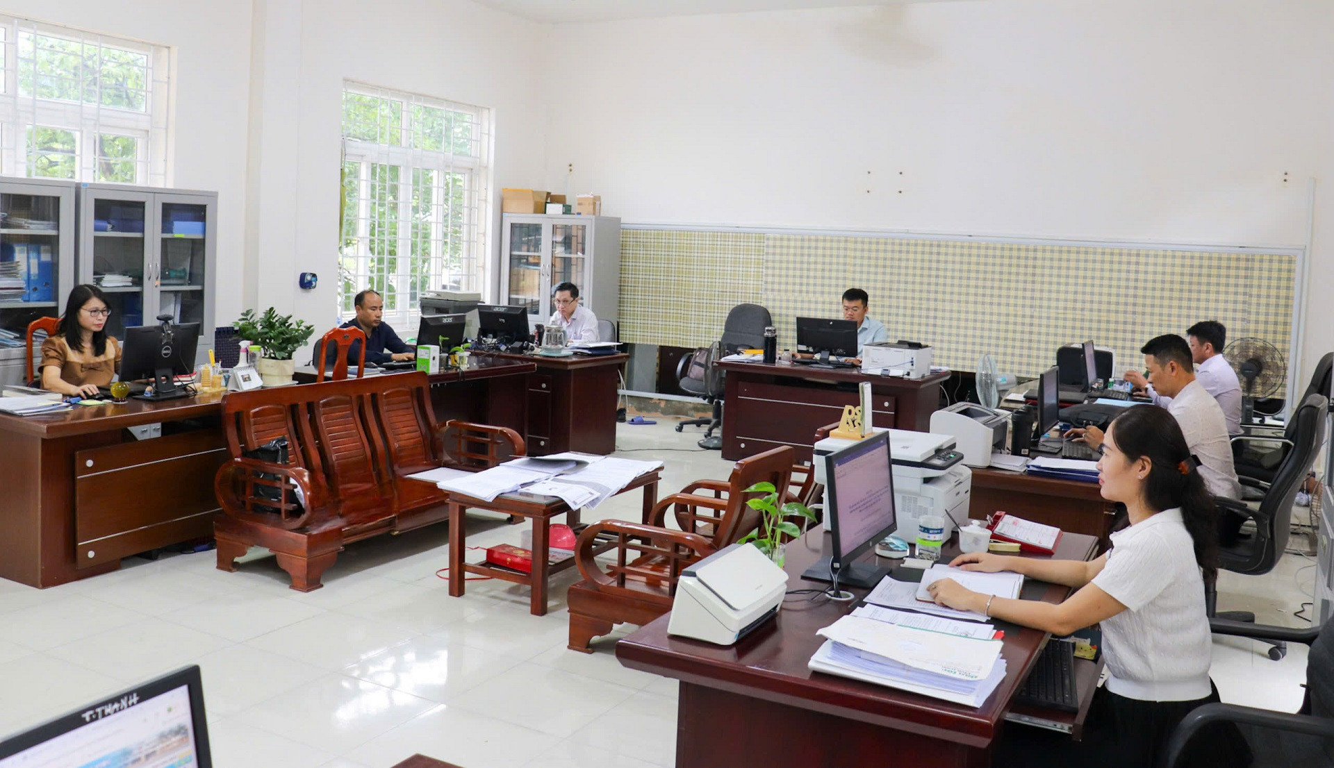 Quảng Bình cán bộ sở TTTT ứng dụng CNTT giải quyết công việc trên môi trường điện tử.jpg