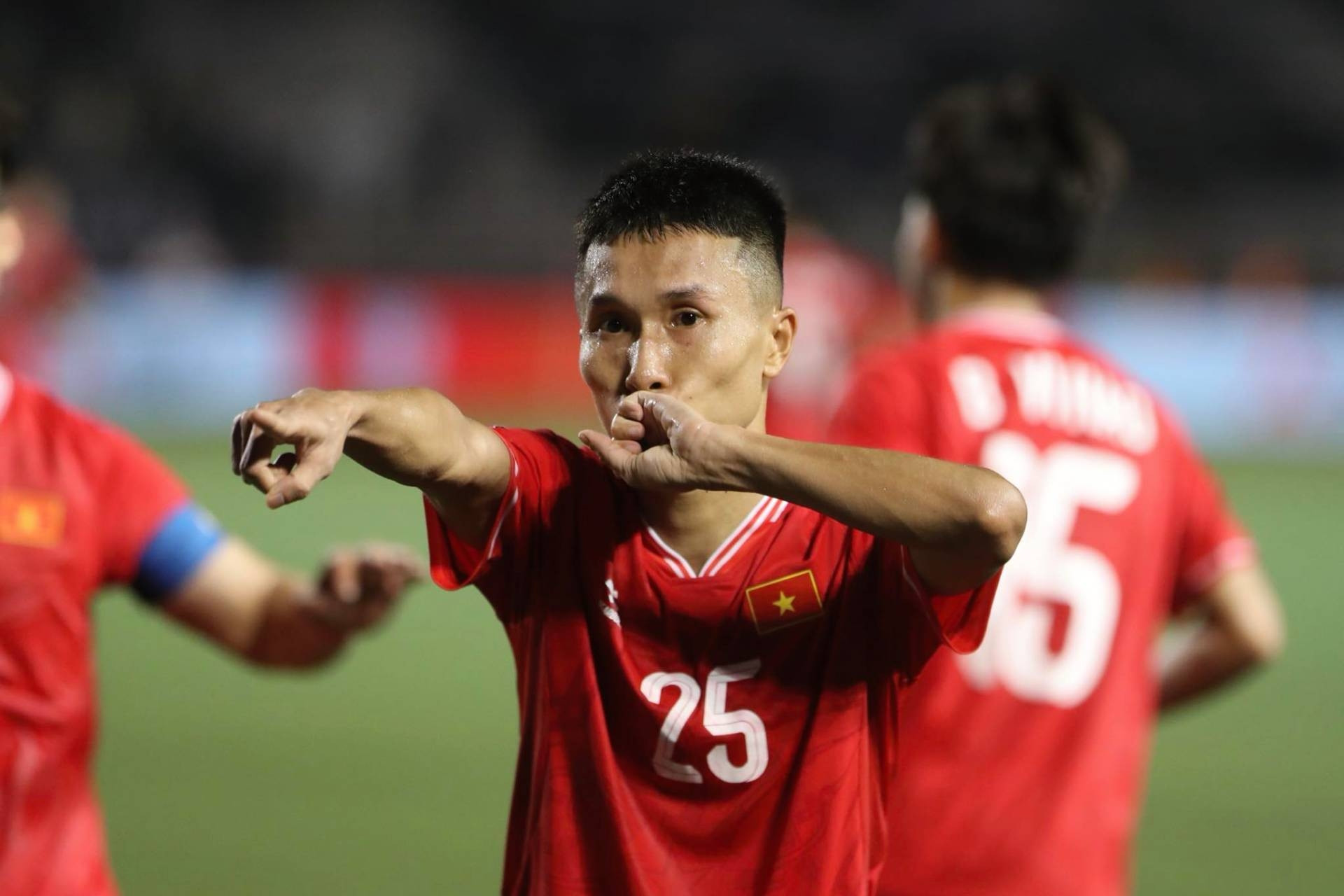 Video bàn thắng Philippines 1-1 Việt Nam: Thoát thua phút 97