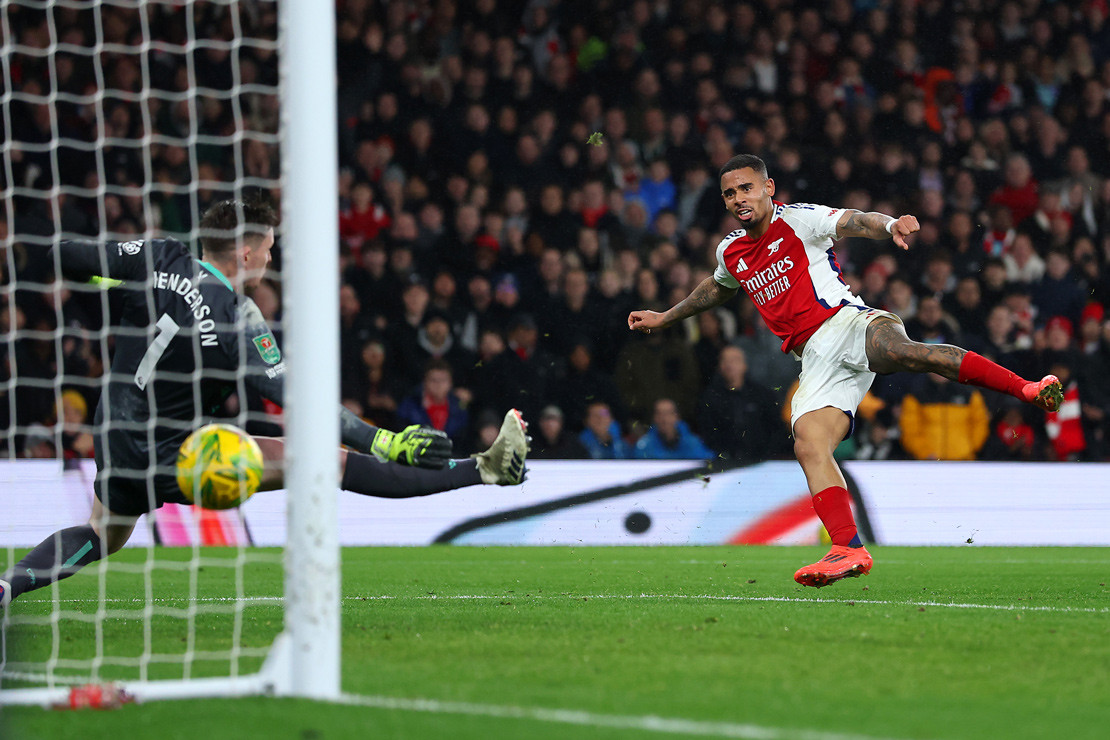 Gabriel Jesus lập hat-trick, Arsenal ngược dòng ngoạn mục Arsenal
