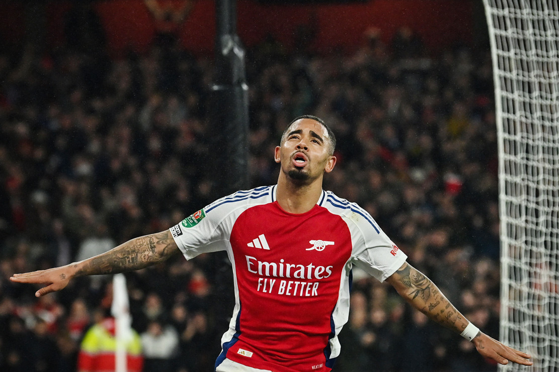 Gabriel Jesus lập hat-trick, Arsenal ngược dòng ngoạn mục Arsenal